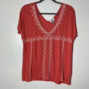 Old Navy, V-Neck Tribal Embroidered Pattern, Size Small. In excellent condition!